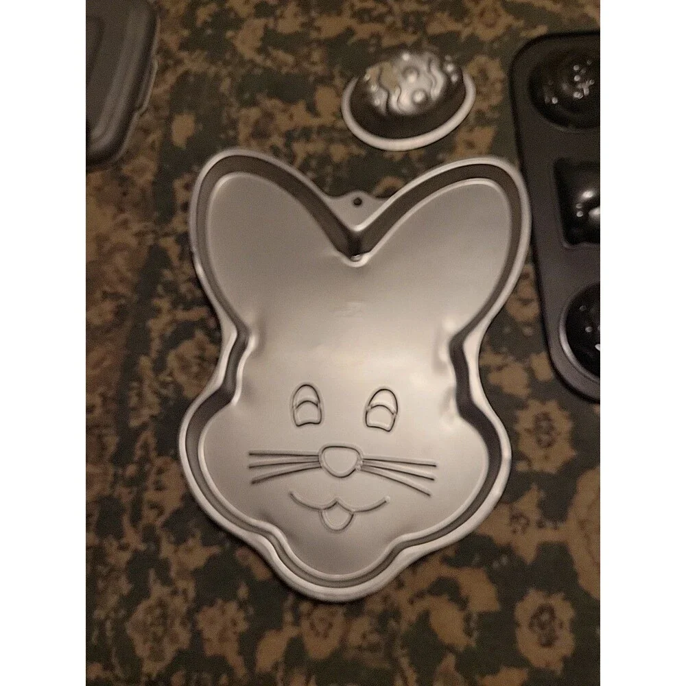 Wilton Enterprises Aluminum Bunny Cookie Pan, Mini Easter Egg Bunny Cake Pan Vtg